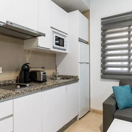 Lumbreras Host סביליה